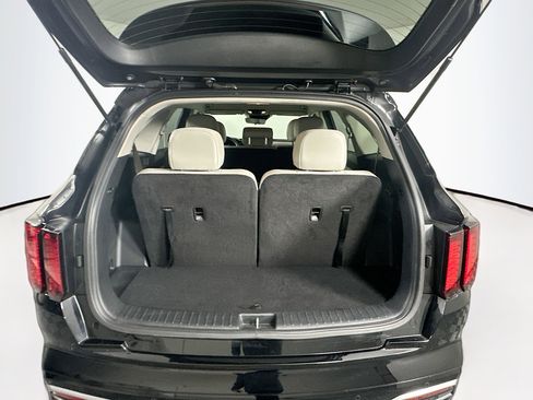 Used 2023 Kia Sorento S image 28