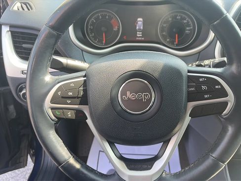 Used 2016 Jeep Cherokee Limited FWD image 13