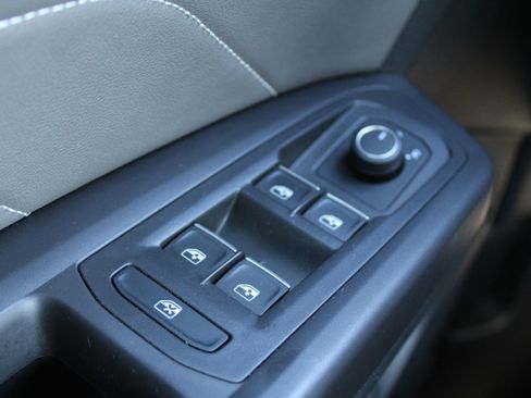 Used 2022 Volkswagen Atlas Cross Sport SE image 10