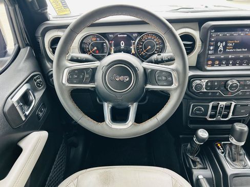 Used 2023 Jeep Wrangler Unlimited Sahara AWD/4WD image 13