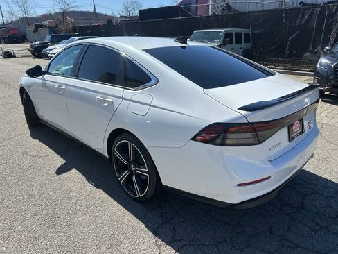 Used 2024 Honda Accord Sport image 4