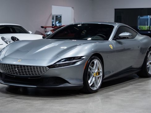 Used 2021 Ferrari Roma RWD image 10