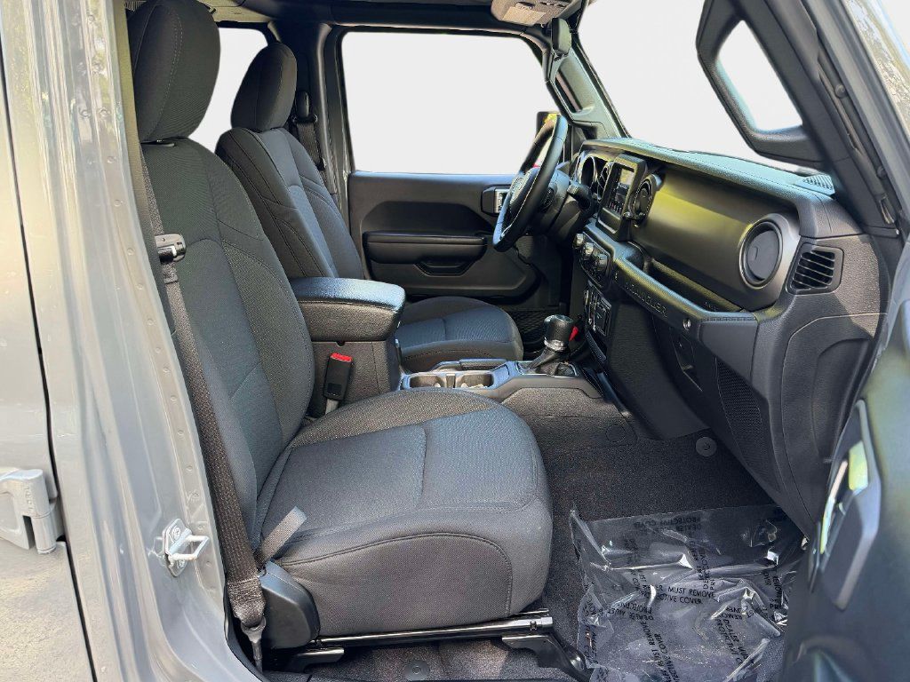 Used 2021 Jeep Wrangler Unlimited Sport AWD/4WD image 9