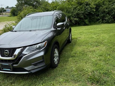 Used 2020 Nissan Rogue SV FWD image 9