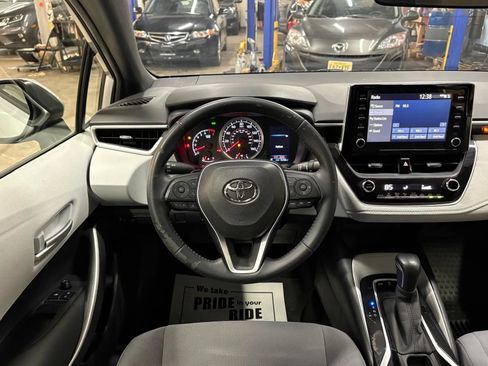 Used 2020 Toyota Corolla SE image 15