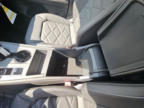 Used 2025 Volkswagen Atlas SE AWD/4WD image 30