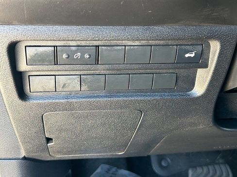 Used 2024 Mitsubishi Outlander AWD image 30