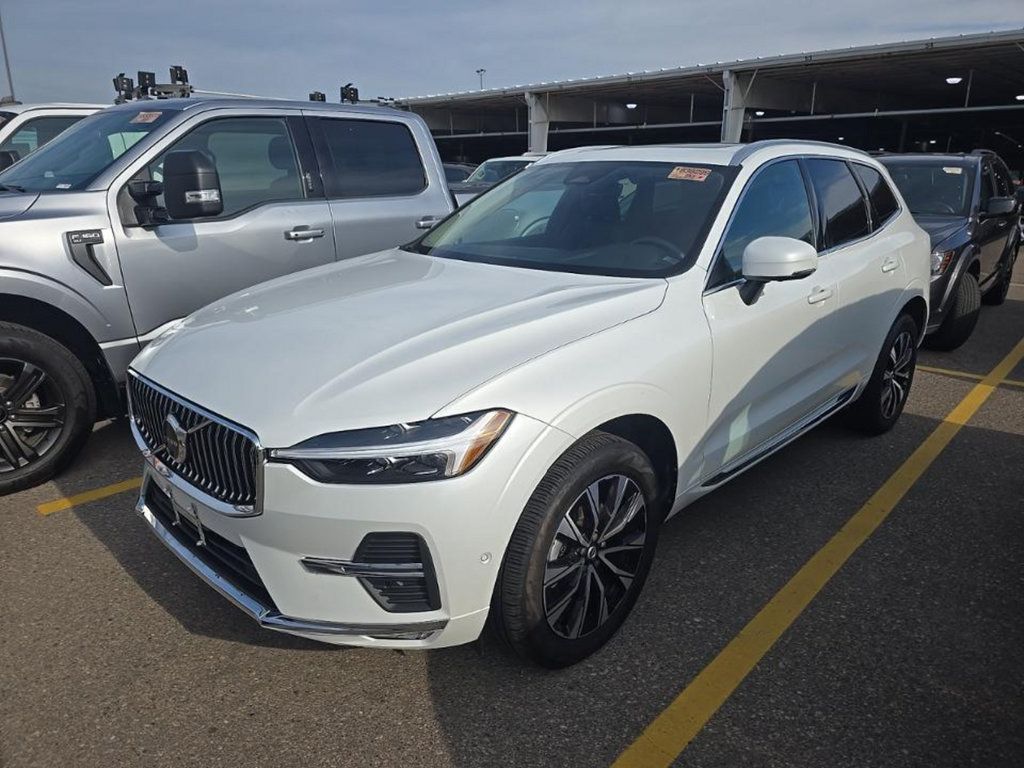 Used 2023 Volvo XC60 B5 Plus AWD/4WD image 1