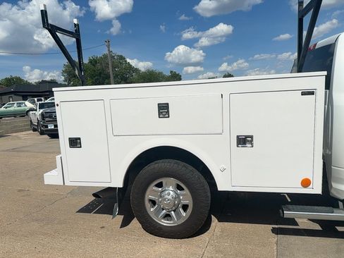 Used 2018 RAM 2500 Tradesman w/ Chrome Appearance Group AWD/4WD image 6
