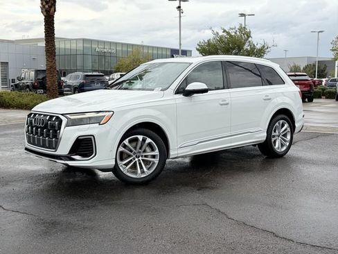 Used 2025 Audi Q7 3.0T Premium Plus AWD/4WD image 2