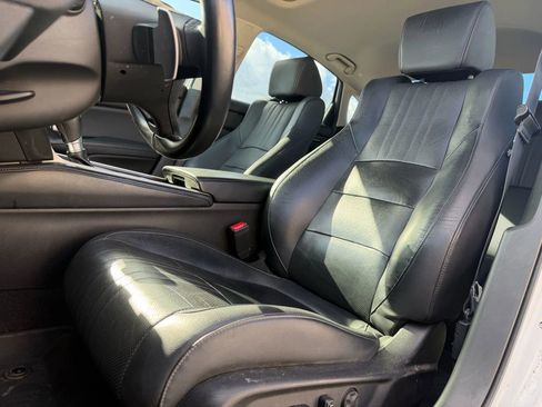 Used 2018 Honda Accord Touring image 10