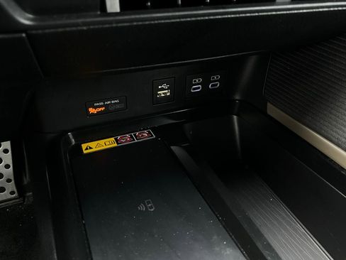 Used 2025 Toyota Camry SE image 25