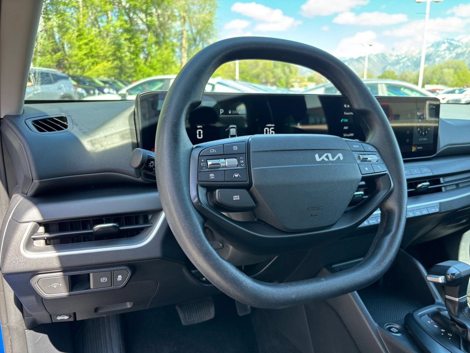 Used 2025 Kia K4 FWD image 32