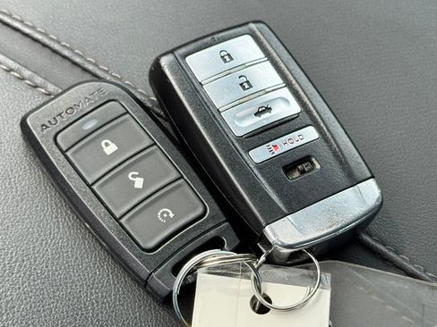 Used 2019 Acura TLX FWD image 32