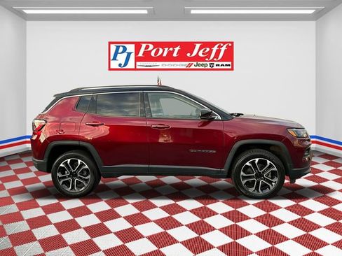 Certified 2022 Jeep Compass Limited image 4