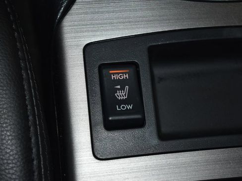 Used 2014 Subaru Outback 2.5i Limited w/ Moonroof Package image 16