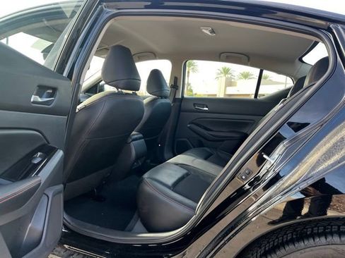 Used 2025 Nissan Altima 2.5 SR image 11