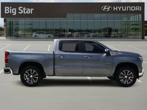 Used 2021 Chevrolet Silverado 1500 LT AWD/4WD image 5