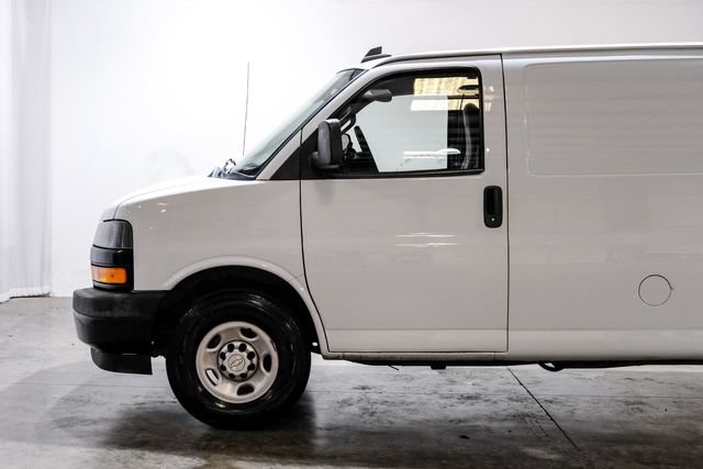 Used 2020 Chevrolet Express 2500 RWD image 16