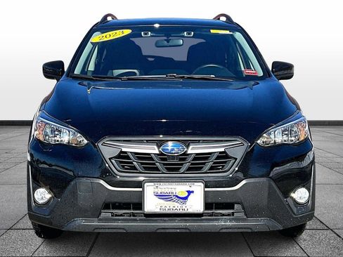 Used 2023 Subaru Crosstrek 2.0i Premium image 3