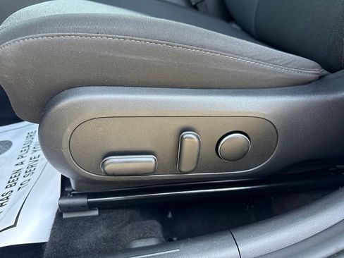 Certified 2025 Hyundai Kona SEL AWD/4WD image 14