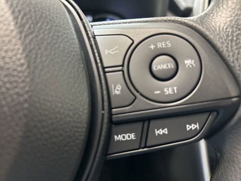 Used 2025 Toyota RAV4 XLE image 22