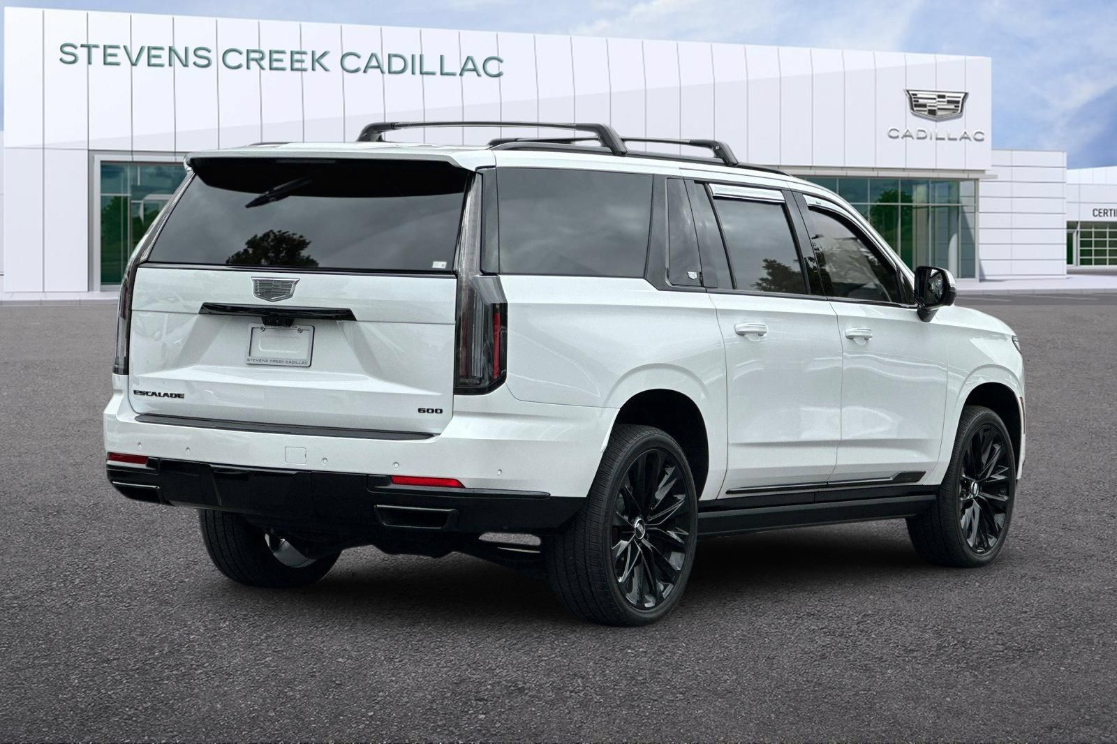 Used 2025 Cadillac Escalade ESV Sport Platinum w/ LPO, ONYX Package AWD/4WD image 3
