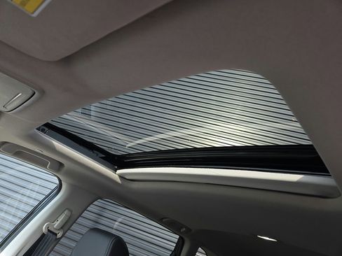Used 2025 Honda CR-V EX-L image 14