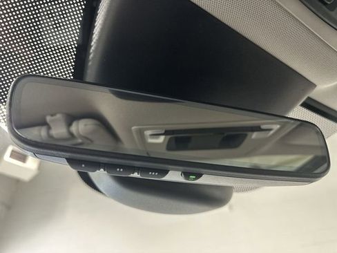Used 2025 Honda Pilot Touring image 42