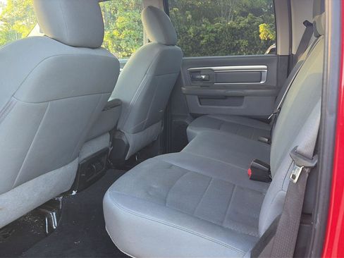 Used 2019 RAM 1500 Classic SLT image 3