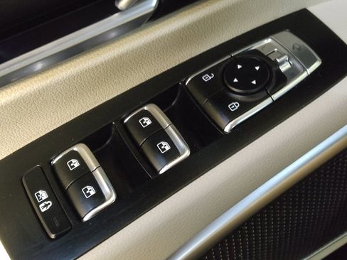 Used 2022 Kia Telluride SX w/ Towing Package FWD image 27
