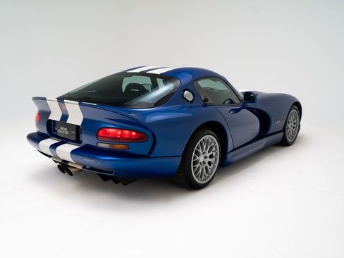 Used 1997 Dodge Viper GTS RWD image 3