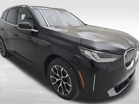 New 2025 BMW X3 xDrive30i w/ Convenience Package image 2