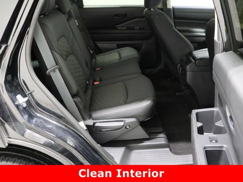 Used 2023 Nissan Pathfinder S image 34