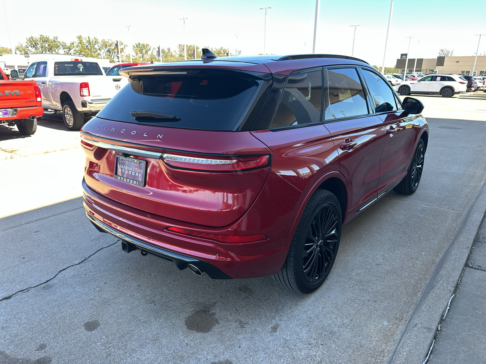 Used 2024 Lincoln Corsair Reserve w/ Jet Appearance Package AWD/4WD image 10