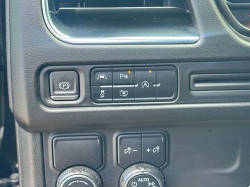 Used 2023 Chevrolet Tahoe LT w/ Luxury Package RWD image 10