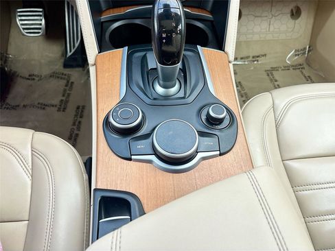 Used 2019 Alfa Romeo Stelvio Ti Lusso w/ Quick Order Package 22X Lusso image 17