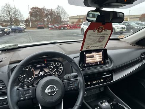 Certified 2022 Nissan Rogue SV w/ SV Premium Package image 13