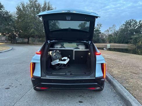 Used 2024 Cadillac Lyriq Luxury image 10