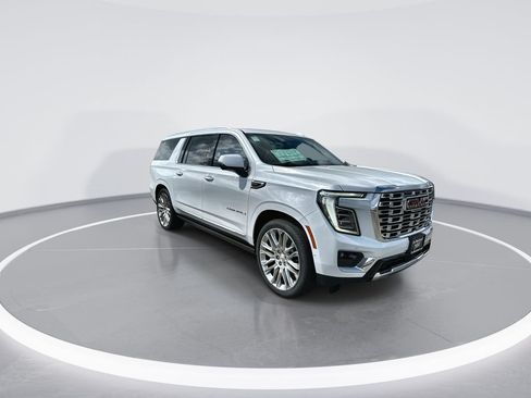 New 2026 GMC Yukon XL Denali w/ Denali Reserve Package AWD/4WD image 2