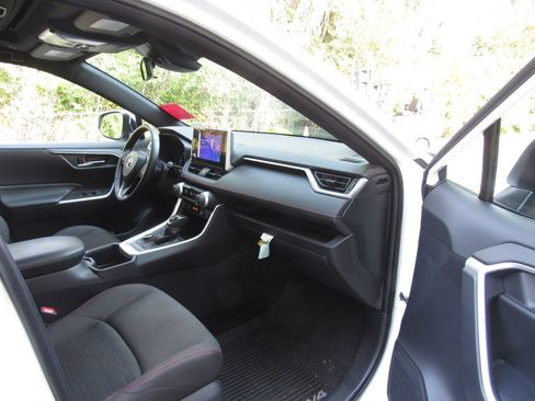 Certified 2025 Toyota RAV4 SE w/ Weather & Moonroof Package AWD/4WD image 19