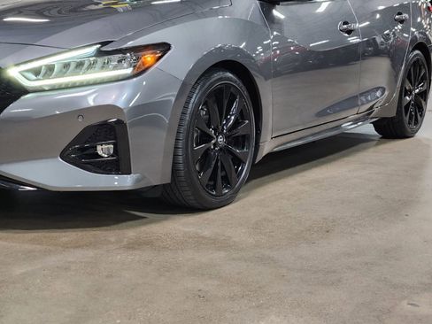 Used 2023 Nissan Maxima SR w/ Sport Mat Group image 17