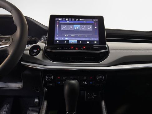 Used 2023 Jeep Compass Limited w/ Sun and Sound Group image 22