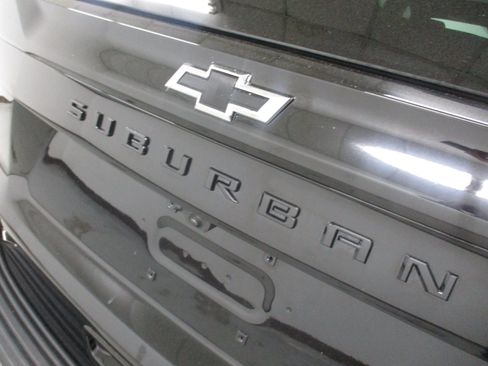 Used 2026 Chevrolet Suburban RST w/ Comfort Package AWD/4WD image 9