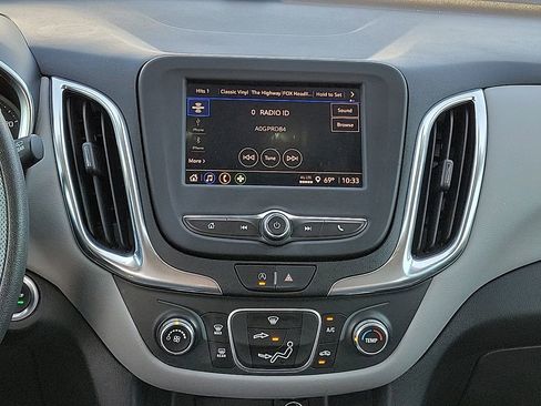 Used 2022 Chevrolet Equinox LS w/ LS Convenience Package FWD image 10