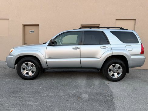 Used 2007 Toyota 4Runner SR5 RWD image 12