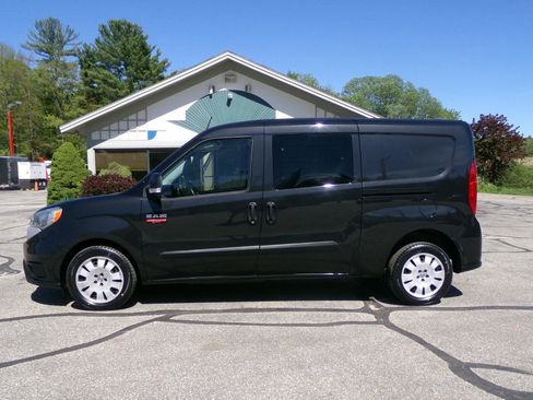 Used 2020 RAM ProMaster City Tradesman SLT w/ Window Group 05 FWD image 2