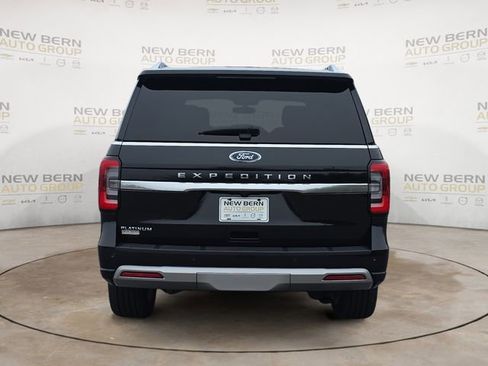 Used 2023 Ford Expedition Platinum AWD/4WD image 4