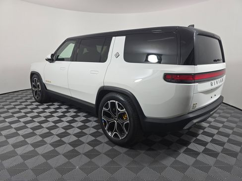 Used 2023 Rivian R1S Adventure AWD/4WD image 3