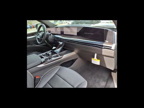 New 2026 Cadillac Escalade Luxury w/ LPO, Radiant Package AWD/4WD image 8